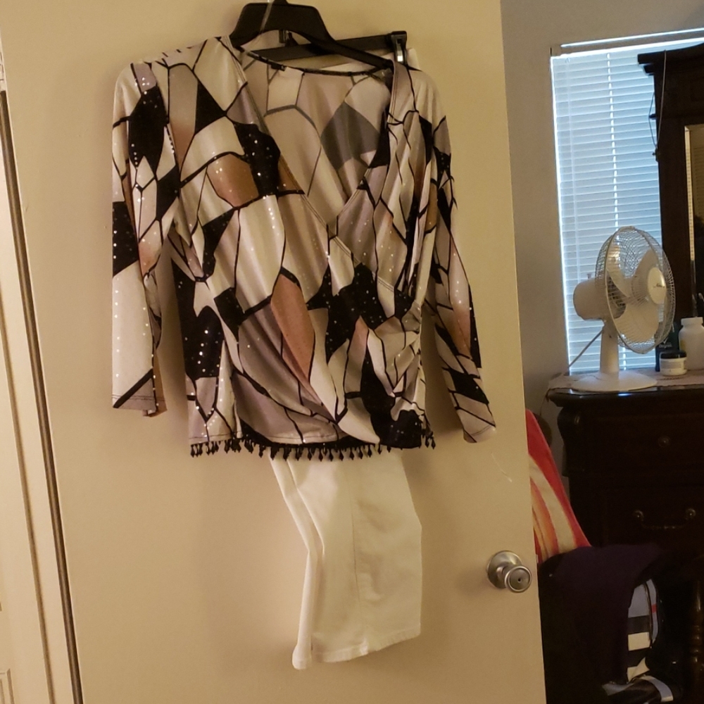 Blouse and pants set